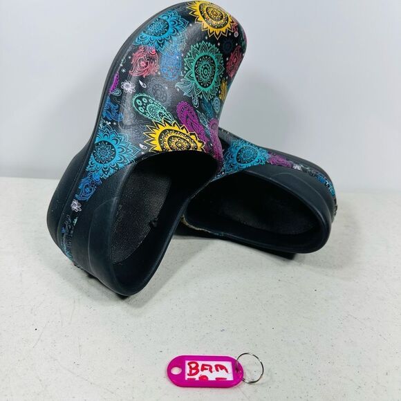 Crocs Women's Dual Comfort Clogs Shoes Nurse Work Multicolor Anti Slip - Size 4 - Picture 1 of 7